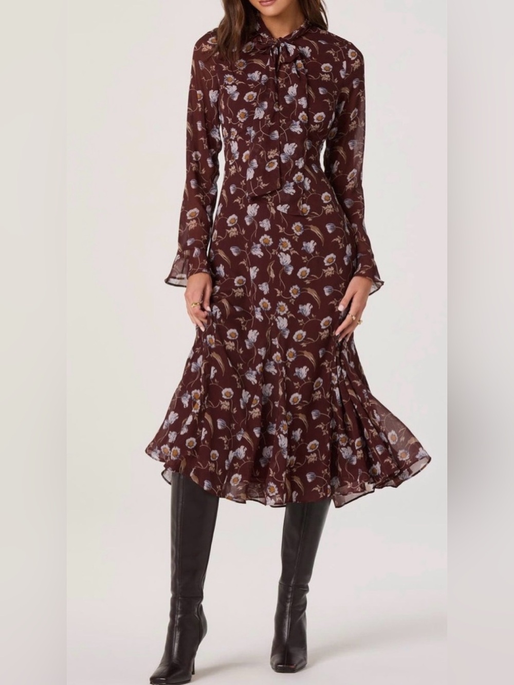 NWT ASTR The Label Brown Blue Floral Tie-Neck Midi Dress Size L - Picture 4 of 8